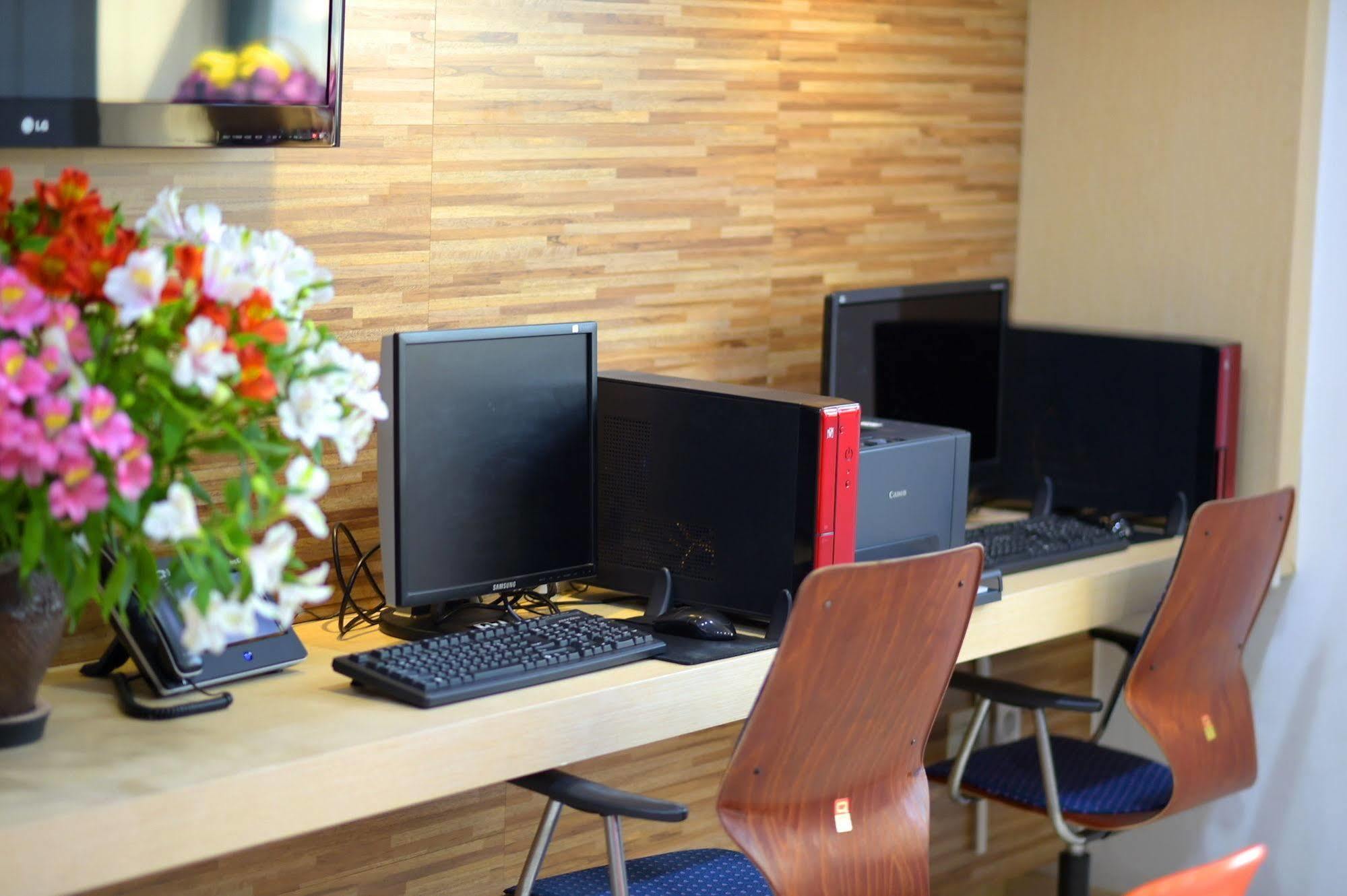 Elena Business Hotel Yeosu Exterior foto